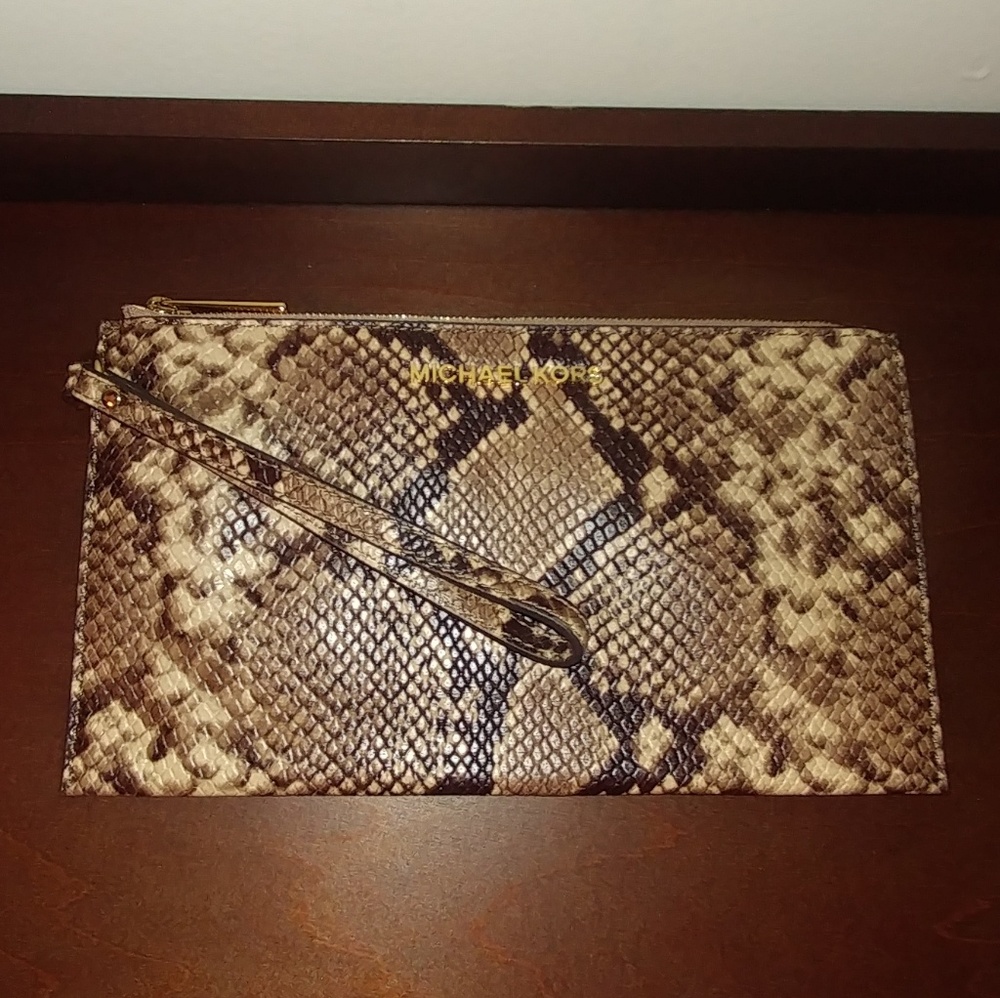 Michael Kors Bedford Brn Snake Leather Zip Clutch